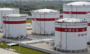 Dự trữ dầu của nhà máy Sinopec ở Hợp Phì, tỉnh An Huy. Ảnh: Reuters
