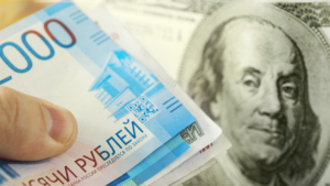 Nga từ bỏ sử dụng USD trong giao dịch thanh toán. Ảnh minh hoạ: RT