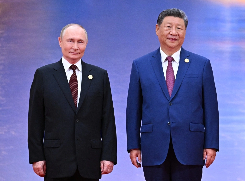 Tổng thống Nga Vladimir Putin (trái) và Chủ tịch Trung Quốc Tập Cận Bình tại Thiên Tân ngày 31/8/2025. Ảnh: AFP