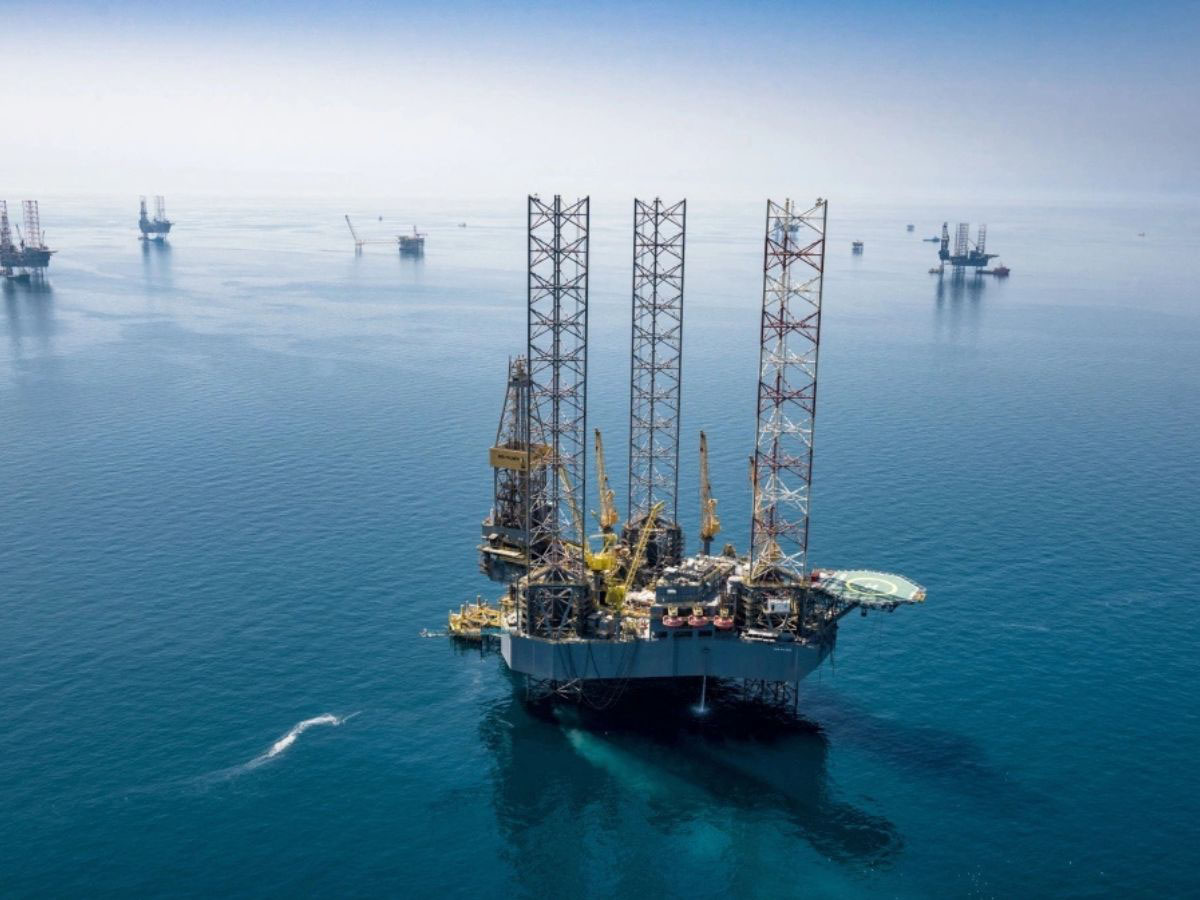 Giàn khoan dầu của Saudi Aramco tại mỏ ngoài khơi tỉnh Eastern (Arab Saudi), tháng 5/2020