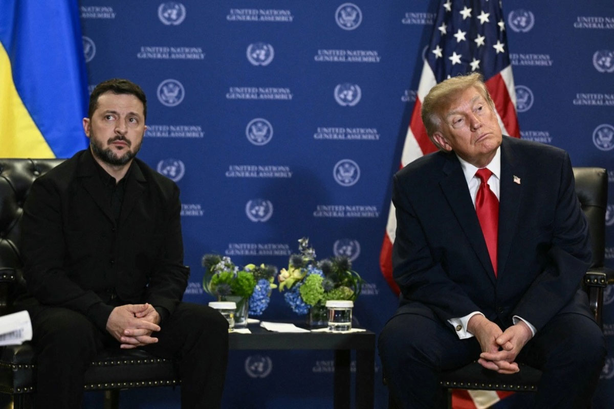 Tổng thống Trump (phải) và người đồng cấp Ukraine Volodymyr Zelensky tại cuộc gặp ở New York ngày 22/9